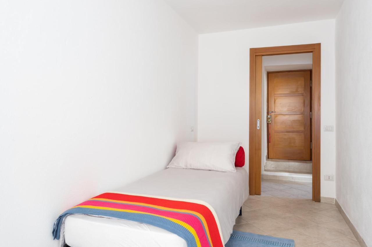Spacious 3-Bedroom Apartment With Courtyard In Tempio Pausania - Perfect For Families מראה חיצוני תמונה
