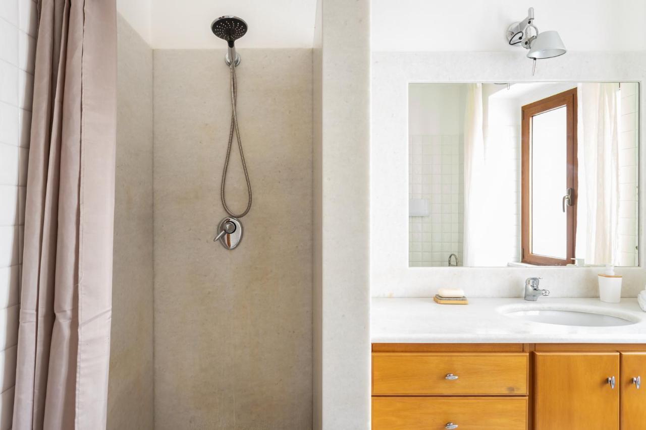 Spacious 3-Bedroom Apartment With Courtyard In Tempio Pausania - Perfect For Families מראה חיצוני תמונה