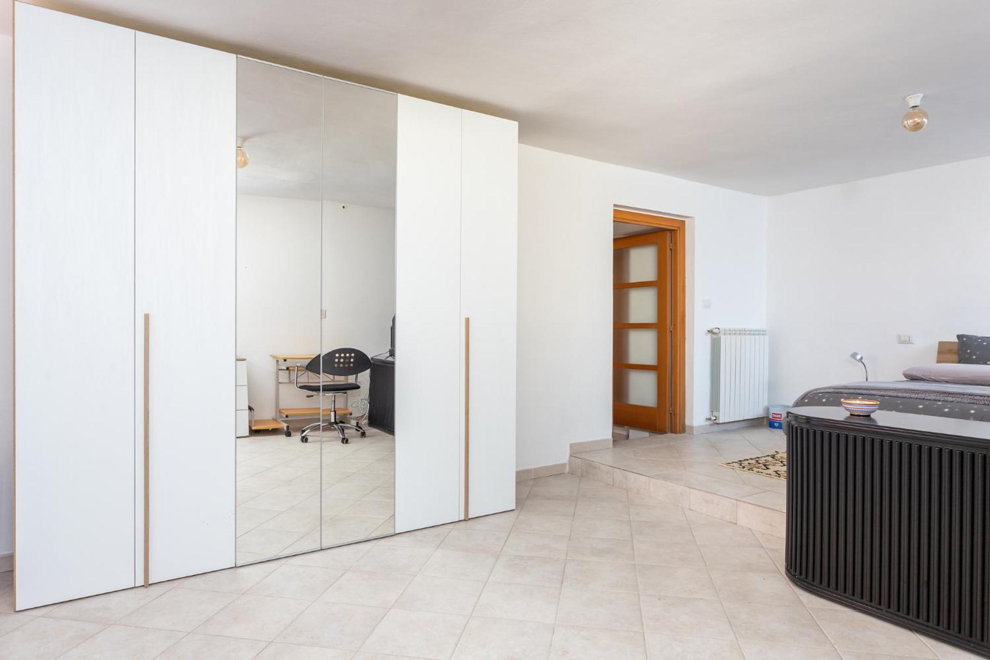 Spacious 3-Bedroom Apartment With Courtyard In Tempio Pausania - Perfect For Families מראה חיצוני תמונה