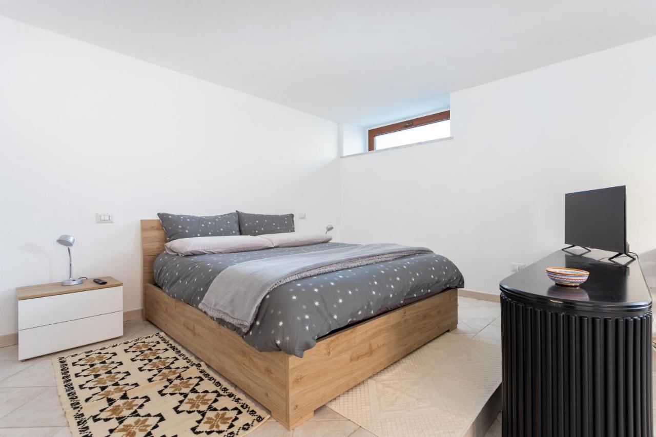 Spacious 3-Bedroom Apartment With Courtyard In Tempio Pausania - Perfect For Families מראה חיצוני תמונה