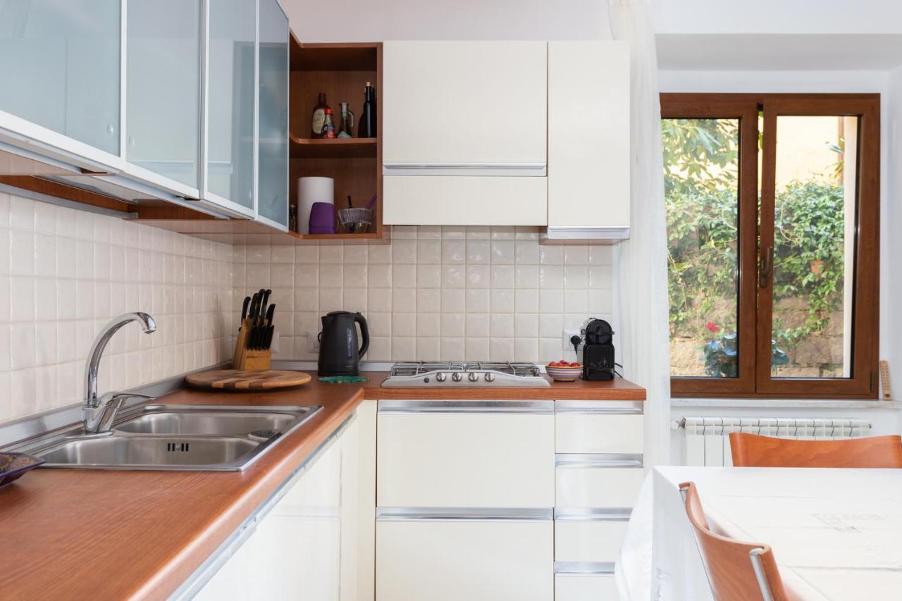 Spacious 3-Bedroom Apartment With Courtyard In Tempio Pausania - Perfect For Families מראה חיצוני תמונה