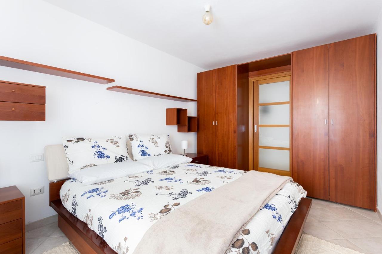 Spacious 3-Bedroom Apartment With Courtyard In Tempio Pausania - Perfect For Families מראה חיצוני תמונה