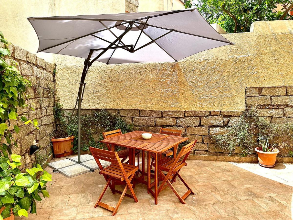 Spacious 3-Bedroom Apartment With Courtyard In Tempio Pausania - Perfect For Families מראה חיצוני תמונה